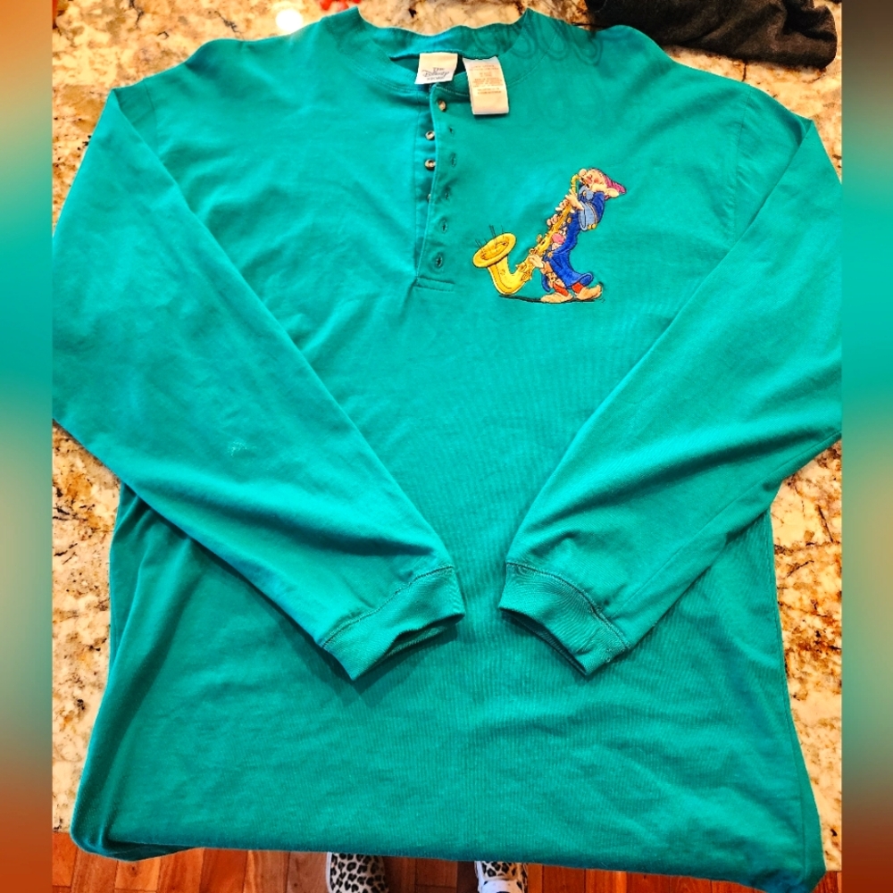 VINTAGE official Disney store embroidered Snow White henley tee unisex
